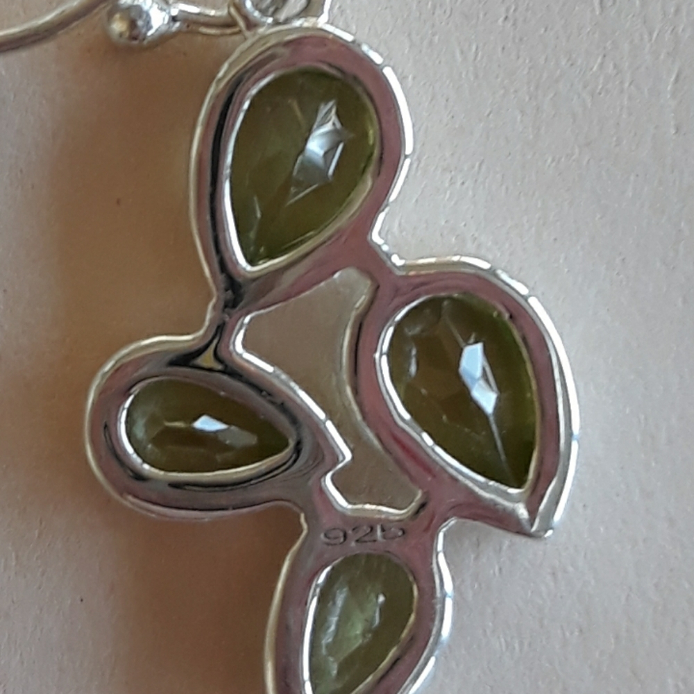 SALE Gemstone Peridot Earrings, NEW - Picture 2 of 3